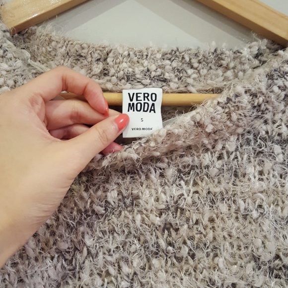 Vero Moda • Sweater - Picture 2 of 2
